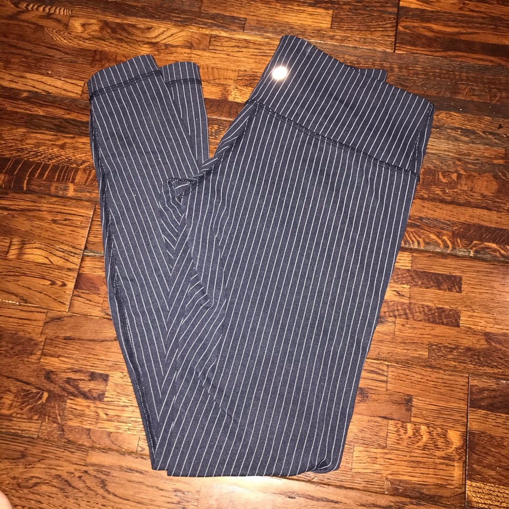 SOLD EUC Lululemon pinstripe leggings